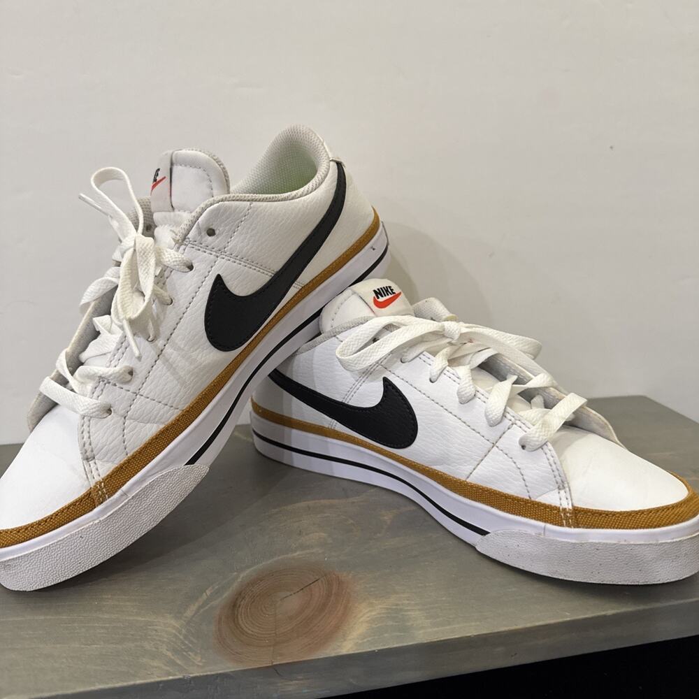 Nike Women's Court Legacy Shoes - Size 8.5- White/Black/Desert Ochre EUC